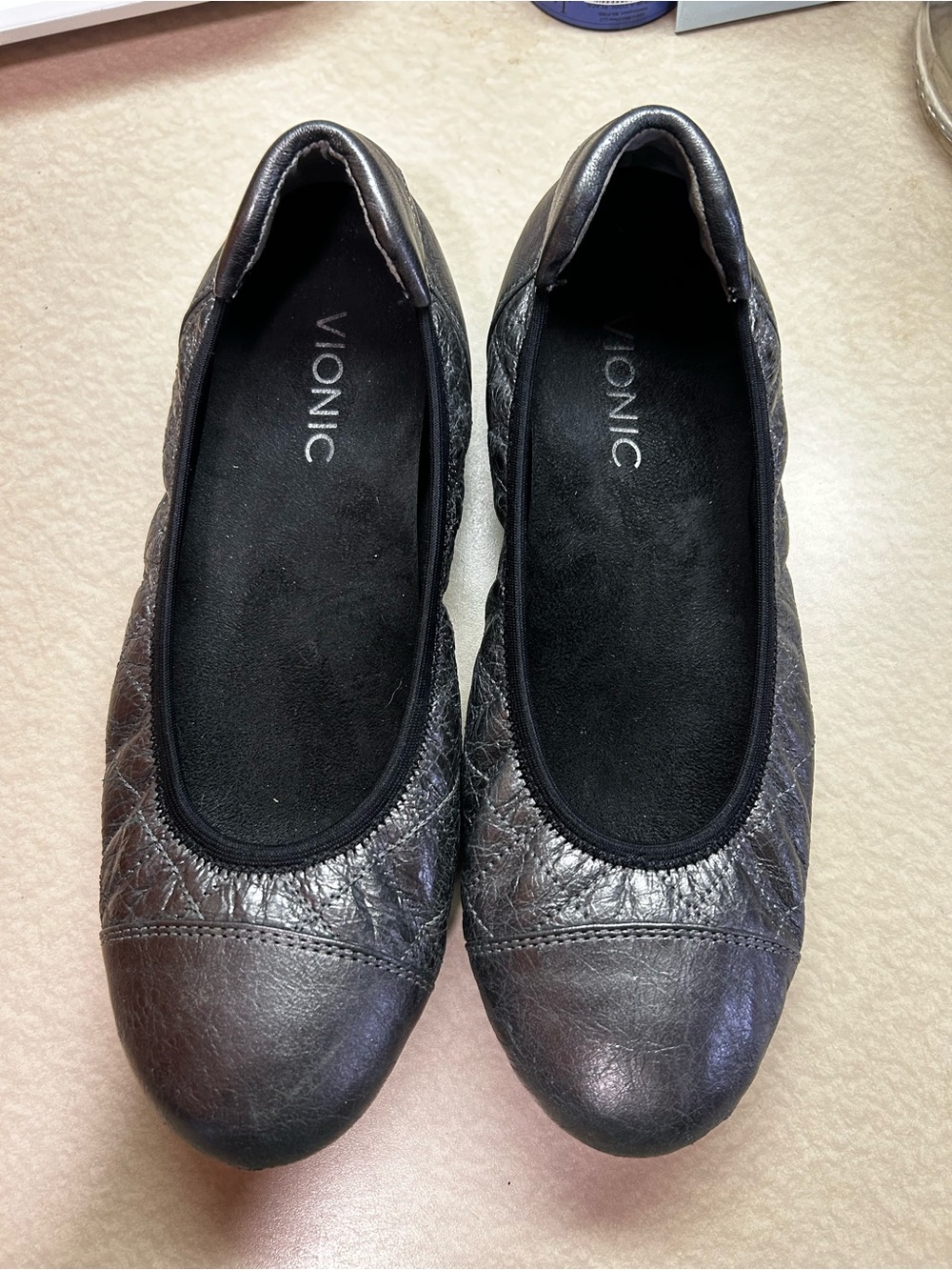 Vionic Women's Metallic Gray Quilted Flats